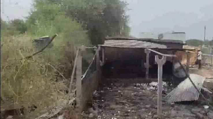 gujrath fire.jpg